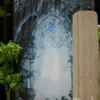 Tajemnicza scenografia z gotyckim tłem (Horyzont Krajobraz Fantasy Narnia Brama Gotycka) przedstawiającym strzeliste okno witrażowe otoczone bluszczem, uzupełniona kamienną kolumną i sztuczną roślinnością. Chłodne, niebieskawe odcienie tworzą mroczny, średniowieczny klimat, idealny na wesele lub event o tematyce baśniowej. Wrocławska wypożyczalnia dekoracji rent4events.pl oferuje wyjątkowe aranżacje, a rent4weddings.pl gwarantuje niezapomniane wspomnienia na weselach - rent4events.pl wypożycz wrażenia, rent4weddings.pl zachowaj wspomnienia. Fot. @karolinakiec_fotografia.