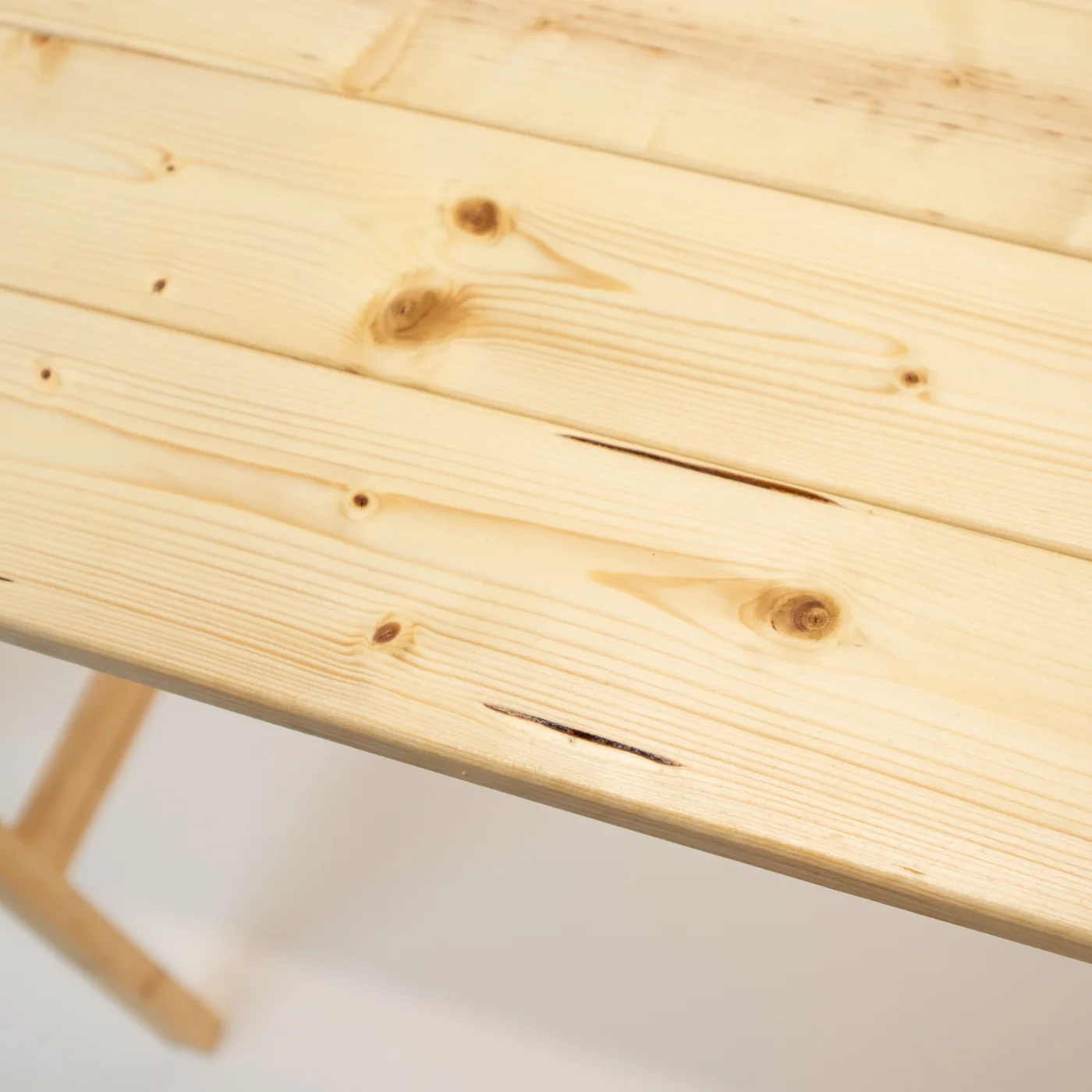 MST57b blat stolu drewnianego piknikowego na kozlach eventy wypozyczalnia dekoracji rent4events rent4wedding wroclaw - Wypożyczalnia Ślubna Stół Piknikowy na Kozłach - obrazek 2