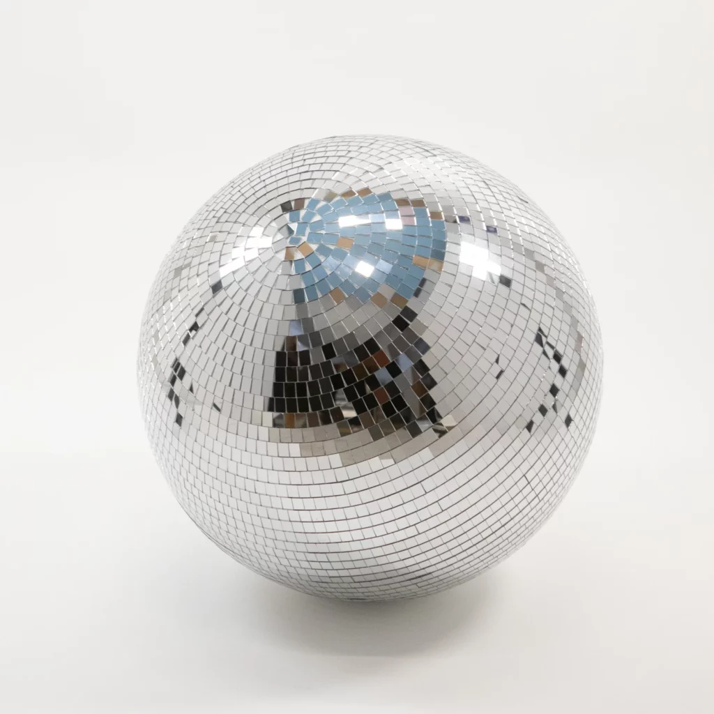 Kula Disco ⌀ 50 - lustrzany blask - rent4events.pl, rent4wedding.pl.
